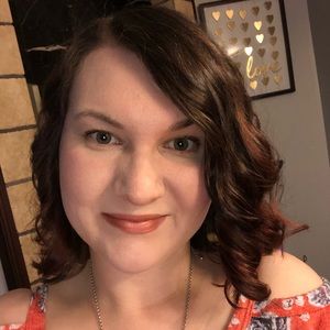 Meet your Posher, Leah